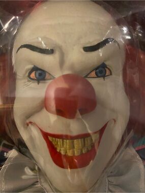 Mezco Toyz IT MDS Mega Scale Talking Pennywise Figure 1990 BNIB